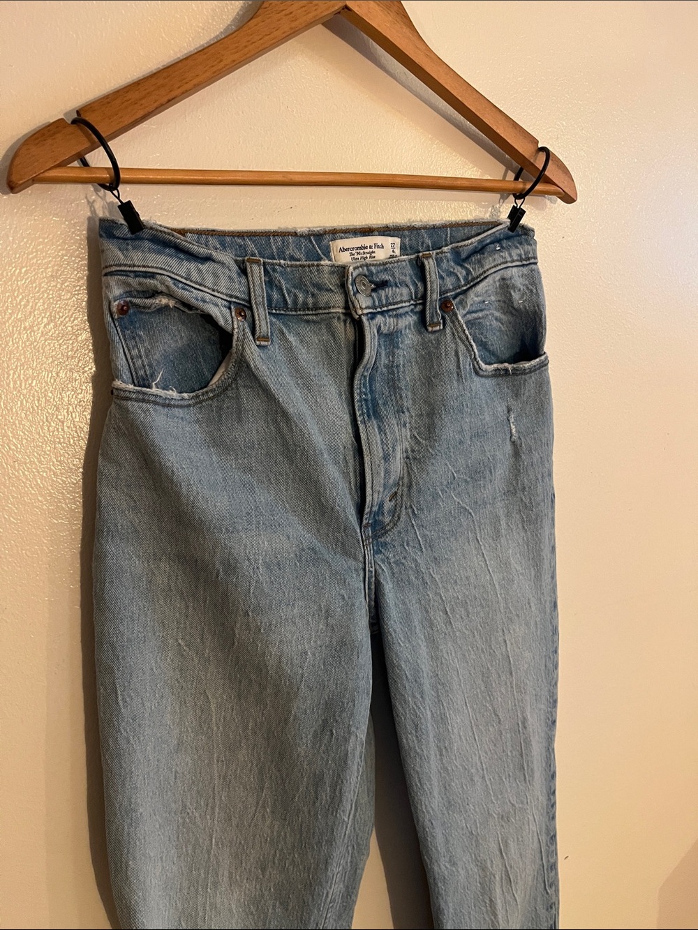 Abercrombie & Fitch 90s Straight High Rise Distressed Jeans